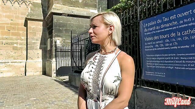 sexy milf kim sucking young cock : Milf Land