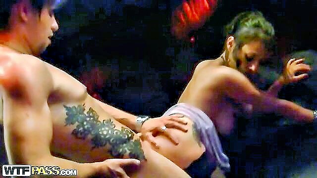 college party sex : WTF Pass