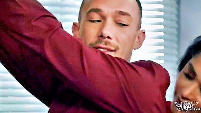 Kirk Cummings - ts babes fucking guy