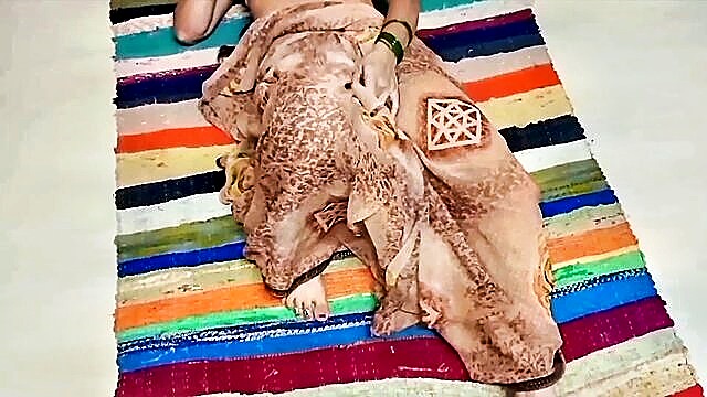 Monu - indian bhabhi monu gets fucked
