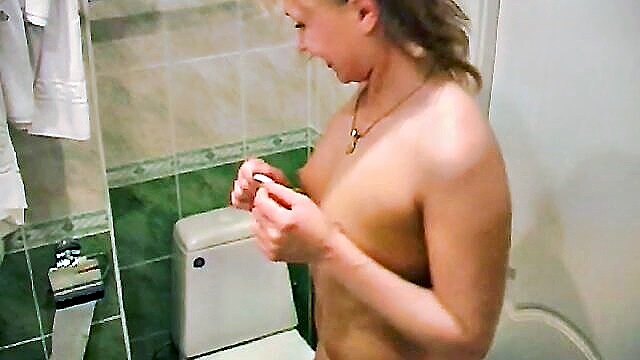 golden shower cam show : Pee Hunters