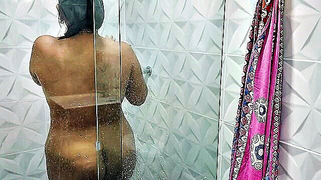 HotFamilySex - hotfamilysex shower fantasy
