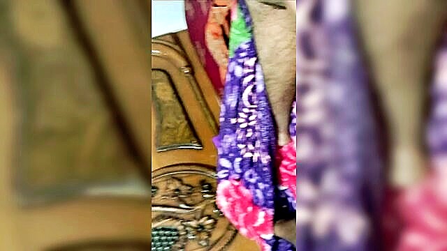 breast, aunty, breast milk - tamil deshabilli pissing