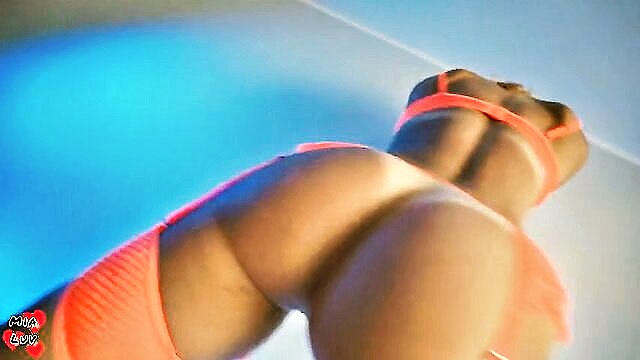 candy love doggystyle : source