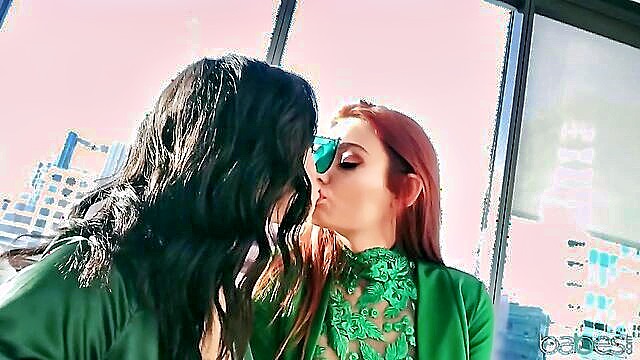 Lacy Lennon, Scarlett Bloom - lacy lennon and scarlett bloom lesbian Babes