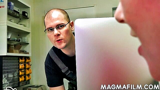 office blowjob magmafilm : MagmaFilm