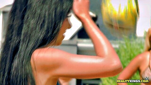 Sunny Diamond, Choky Ice, Jessica Swan - realitykings group sex RealityKings