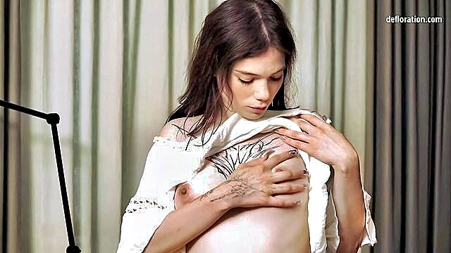 solo, fialka, defloration - fialka lu solo video