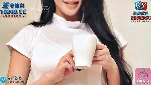 busty nurse engages in oral sex with patient in steamy video : Mitaochuanmei