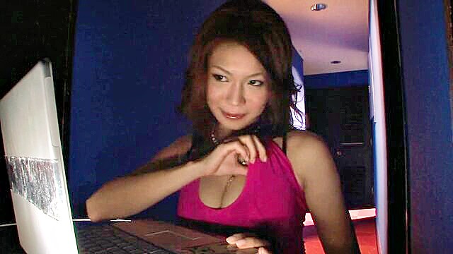 big tits vibrator : FapHouse