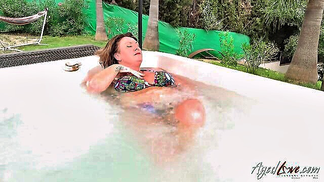 Sam Bourne - jojo big cock