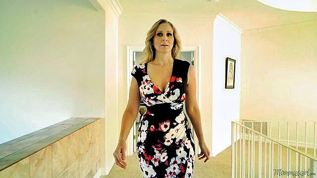 Julia Ann, Molly Mae - molly mae and julia ann porn