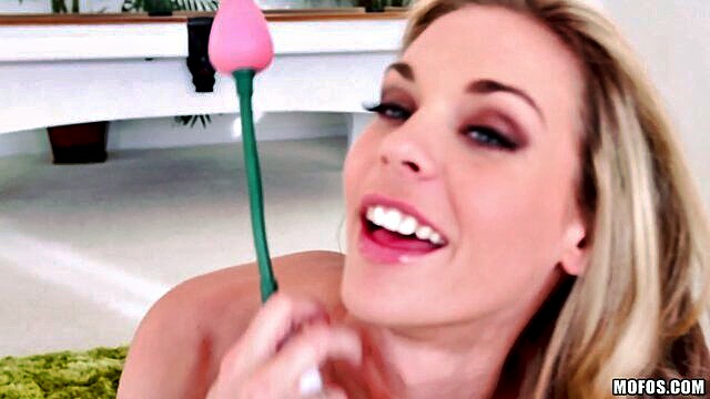 michele, elle mon, freak - michele monroe porn