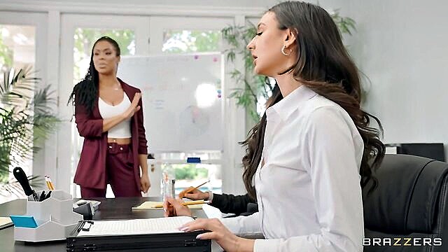 Kira Noir, Eliza Ibarra - kira noir dildo play BRAZZERS NETWORK