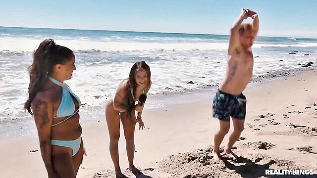 Van Wylde, Katy Jayne, Ryan Reid, Samantha Lexi - threesome beach sex Reality Kings
