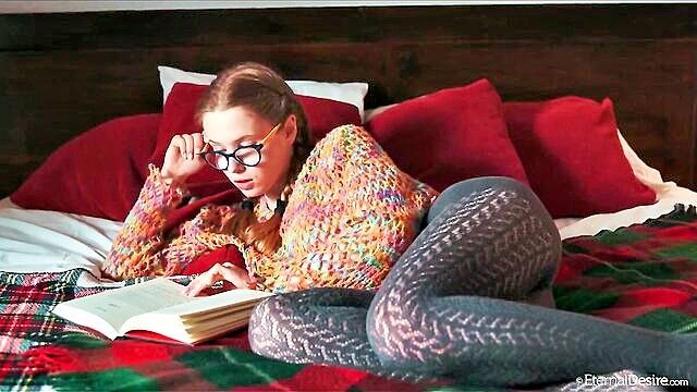 Laura - laura lit solo video