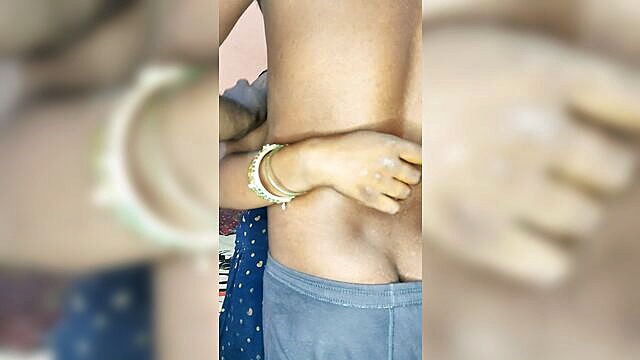 desi aunty, hindi audio, indian desi - bhabhi ki fudi chaat