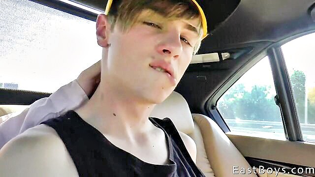 gay porn, big dick, twinks - jay sheen handjob