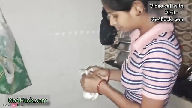 Sex - indian college girl in room
