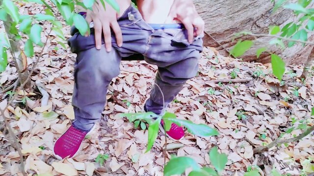 Desi - desi pissing doggy