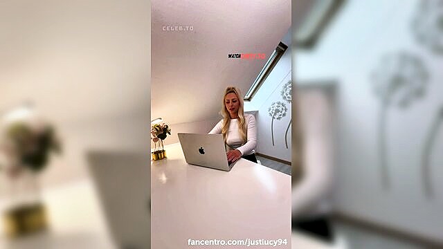 JustLucy - lucy masturbation video