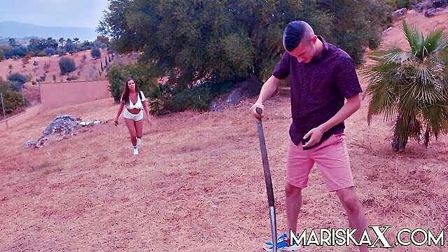 sam and lyne outdoor fun : VIPMembers