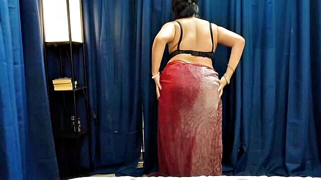 aunty hot, aunty sex, 18 year old indian girl - hot indian bhabhi sex