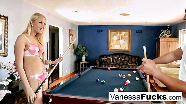 vanessa cage big ass : Puba