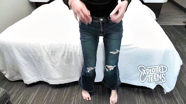18 yr, 18 yr old, teen creampie - creampie 18 year old blonde