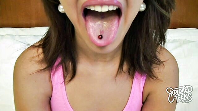 Missie Daniels - missie daniels facial cumshot