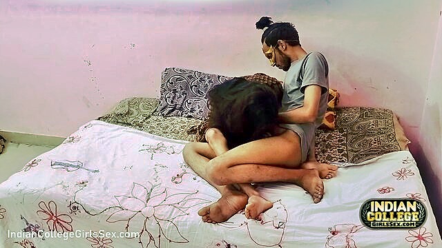 hot indian bhabhi sex : Indian College Girls Sex