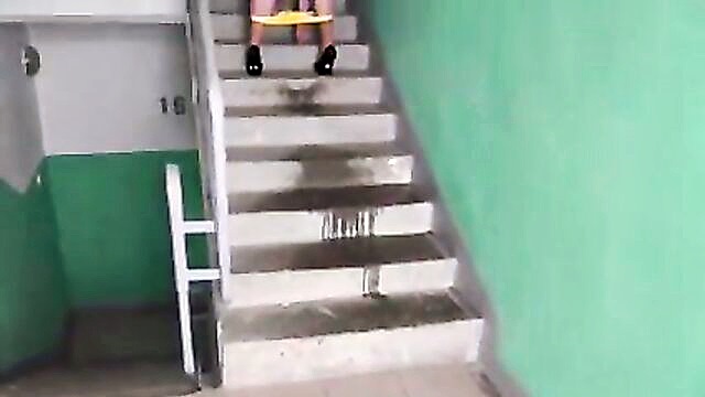 hairy pee, pee, mature sexiness - sexy mature bends over to pee in xxx free porn video