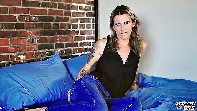 Aurora - tgirl masturbation Grooby Girls