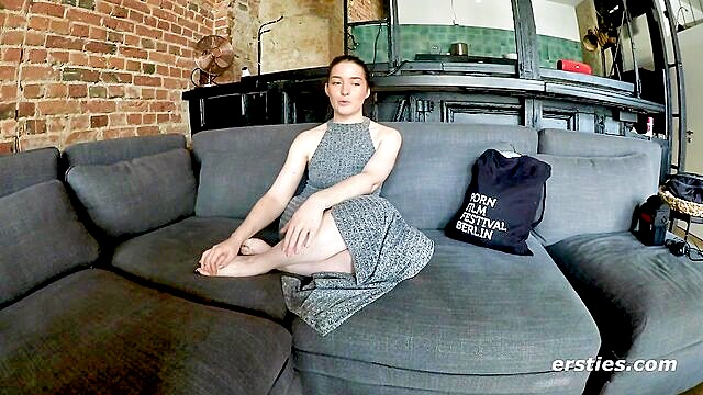 tinder sex leads to amateur blowjob and interracial action in real life : Ersties