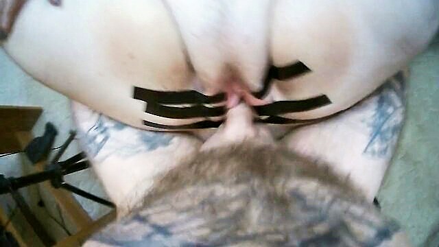 fat woman masturbates : FapHouse