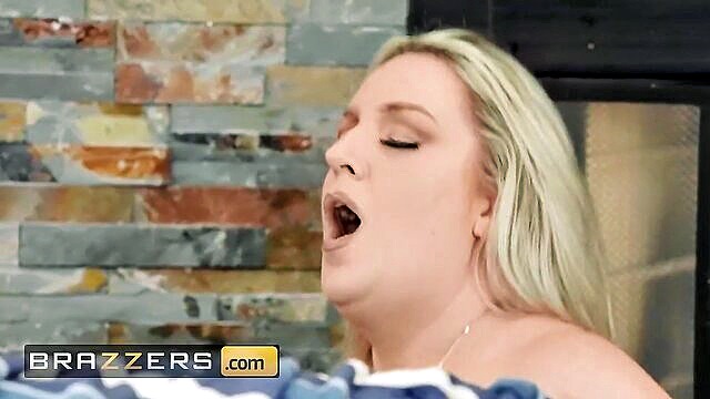 Hot Ass Hollywood - big booty milf gets her pussy licked and pounded Brazzers