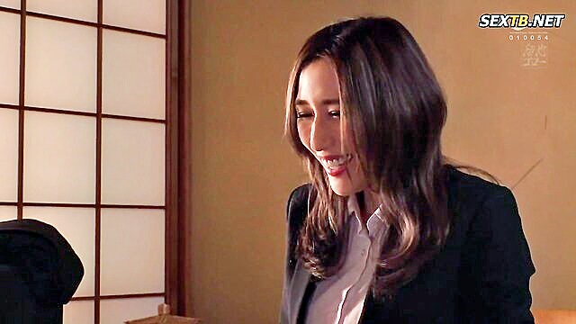 Julia Boin - big tits milf julia gets a handjob from the principal We