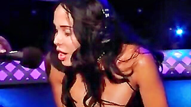 experience the wild ride with octomom on the sybian saddle : nienow_jacynthe