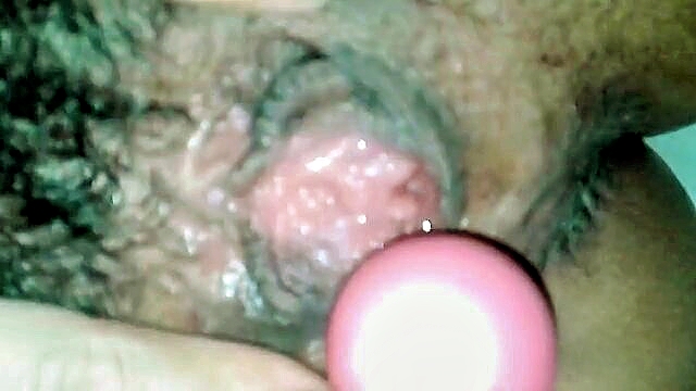 amateur asian girl gets her hairy pussy gaped : elena_lemke