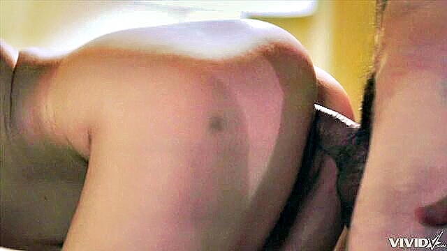 Jill Kassidy - seductive brunette jill kassidy in hd sex closeup