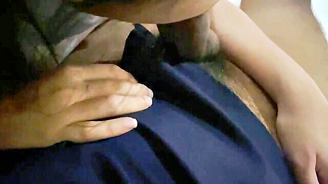 softly hurting brunette with big boobs in homemade video : Thai Av