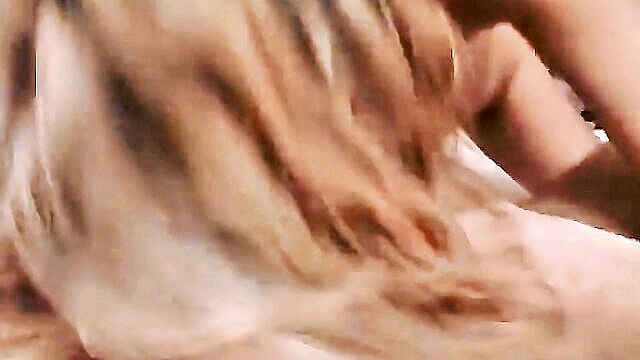 french milf gets analed   2013 : La France A Poil