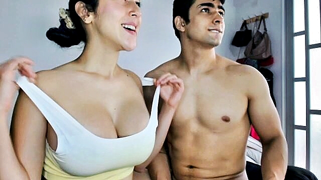 saralias big ass and big tits in 1080p hd porn video : Ara
