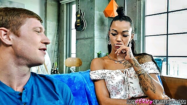 Harley Dean, Oliver Flynn - ebony stepsis harley deans steamy visit ends in wild sex