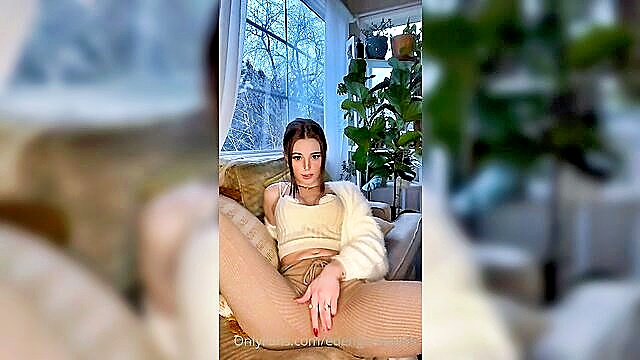 solo, anal, amateur - fit girl pleases herself in homemade video