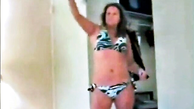 wife strips out of her bikini in hotel room showcasing her goods : warren_mann
