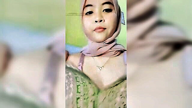 big tits, amateur, ebony - sultry indonesian hijabi shares naughty xxx mms videos