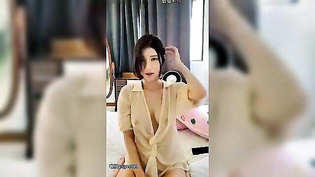 amateur, solo, asian - korean beauty showcases her skills in a car xxx www