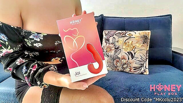 amateur, big boobs, fit girl - sexy girl indulges in new pleasure device from honeyplaybox