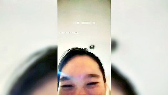 indonesian amateur couple goes live for a steamy performance : Men